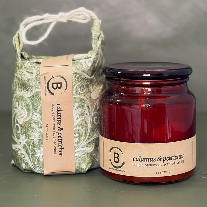 Apotho Spa Candle - Calamus & Petrichor
