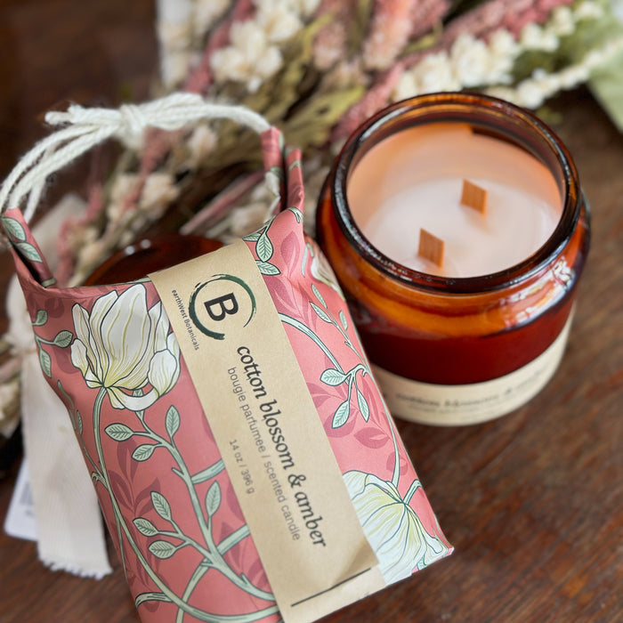 Apotho Spa Candle - Cotton Blossom & Amber